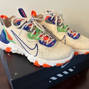 Nike NSW REACT VISION